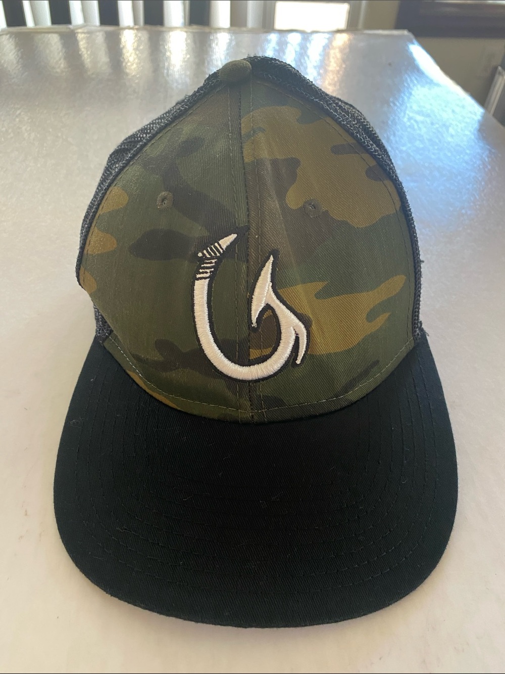 Umekes Fish Market Kona Hawaii Camo Trucker Hat Hook Snapback OTTO NWOT